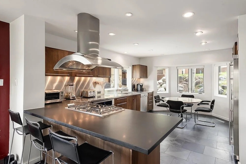 Timeless Ski-in/ski-out Snowmass Mountain Townhome by The Woodrun V Townhouses by RedAwning