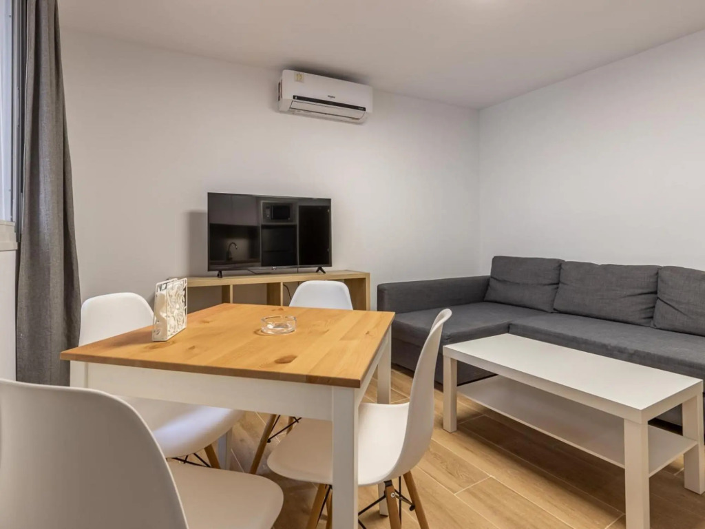 CERVANTES Apartment 03 2BR 1BT