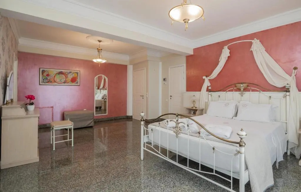 Frido Luxury Villa with Jacuzzi