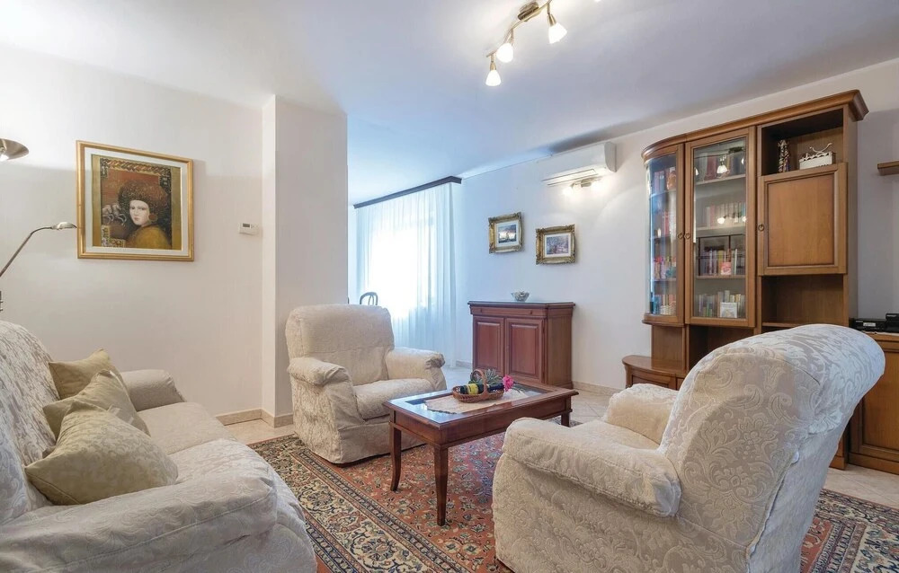 Awesome Apartment in Valbandon With 3 Bedrooms and Wifi