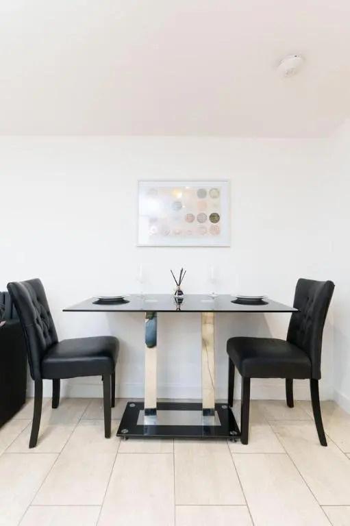 Am to Pm Apartments