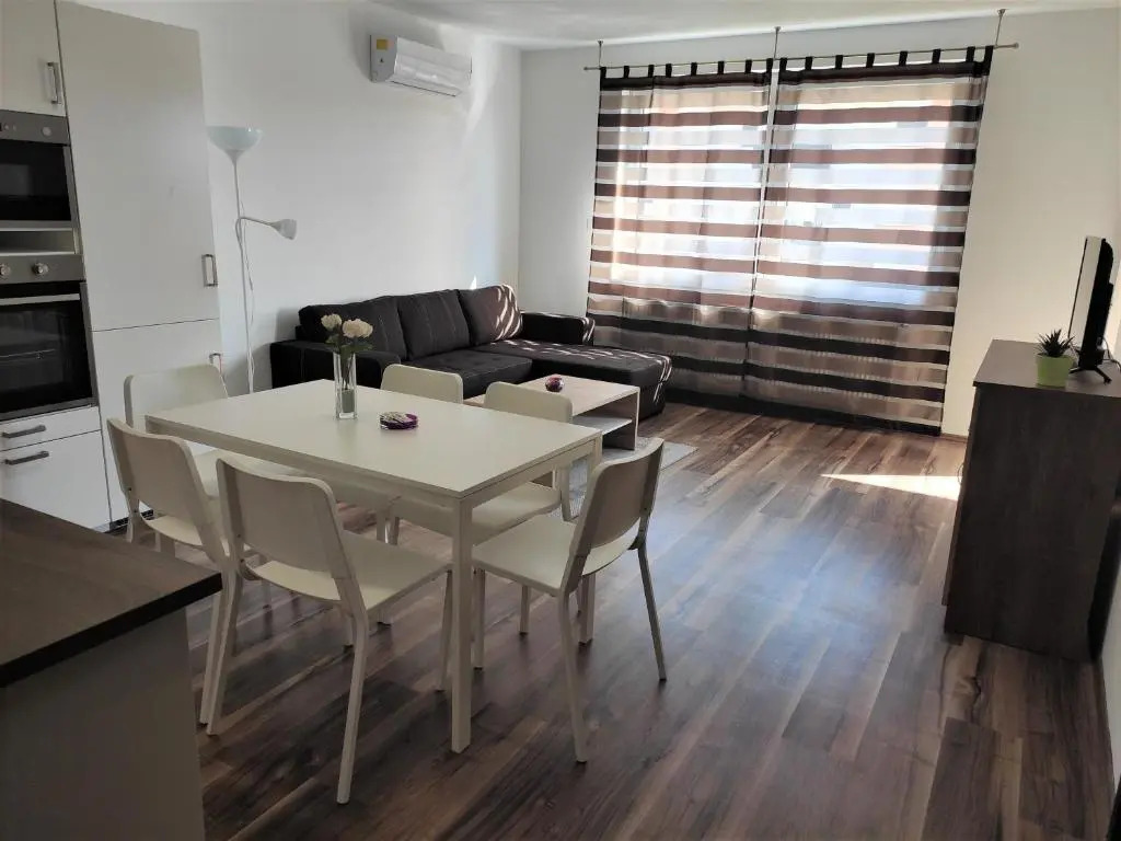 Hatvan Corner Apartments 2