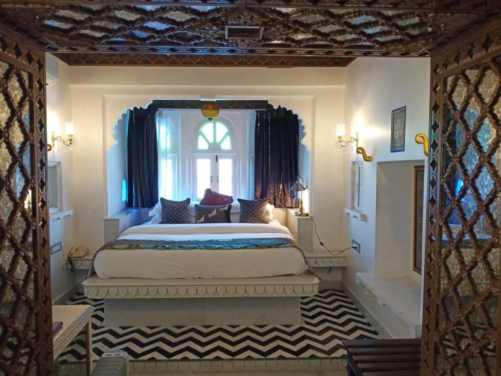 Jagat Niwas Palace