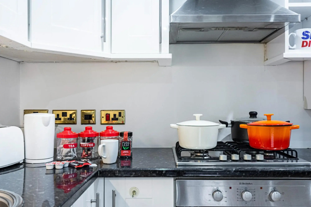 London 2 Bed Apartment With Free WiFi