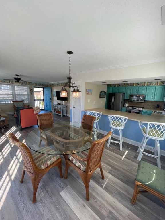 Beach Breeze 3, pet friendly, walking distance to Atlantic Ocean free parking