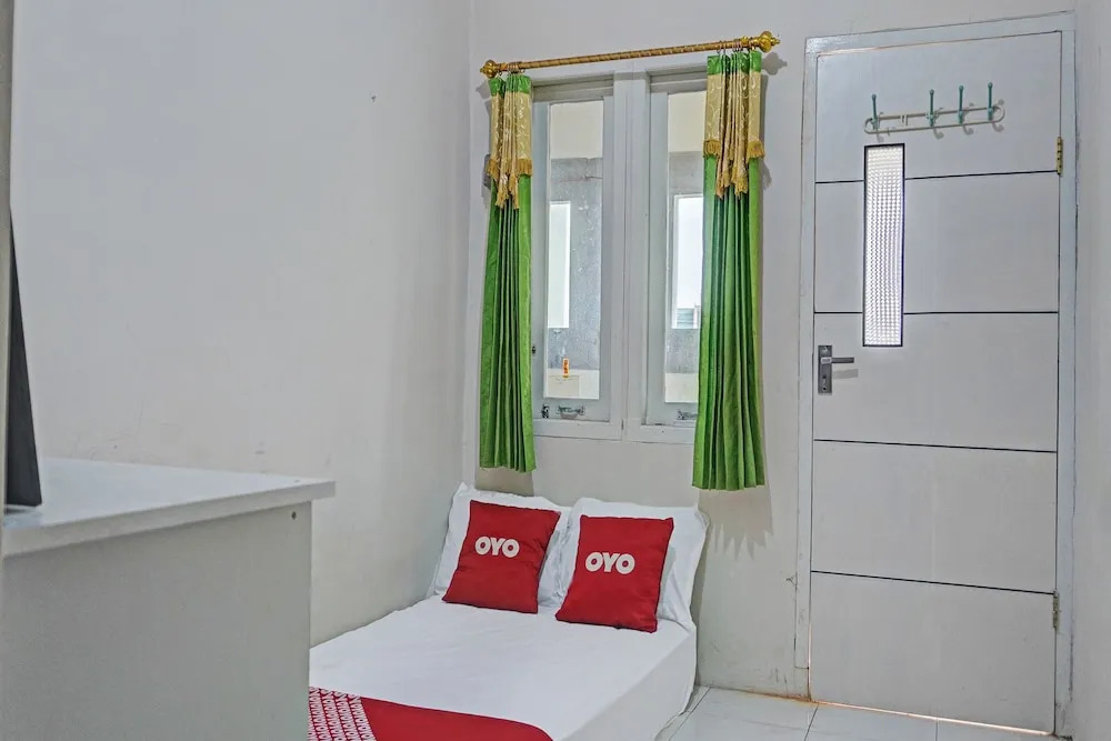 OYO Life 92684 Kost Mutiara Nirwana