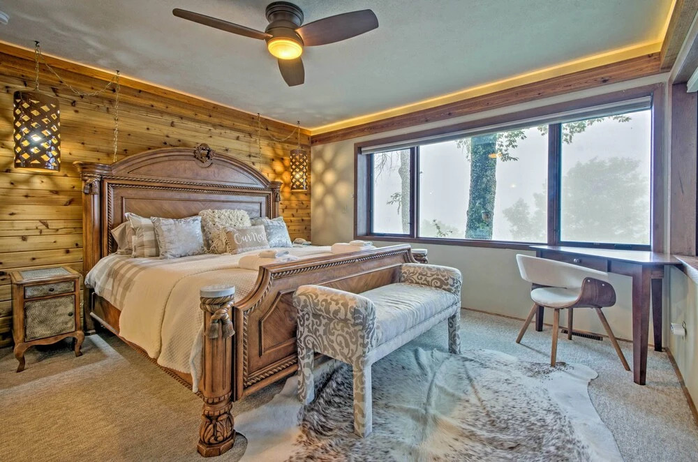 All-season Base w/ Views in Beech Mountain!