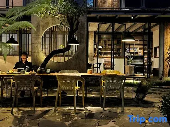 Yunman Homestay (Zhenhong Sports Center)