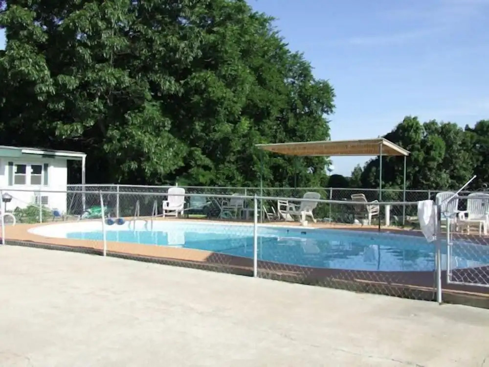 The Skyline Motel