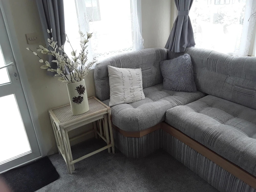 3 bed Caravan Suzie 1,10 Mins From Beach Suzie 1