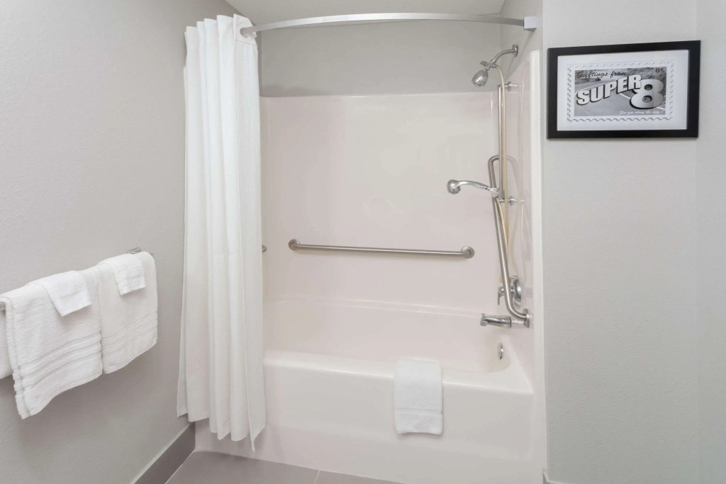 Super 8 by Wyndham Rochester