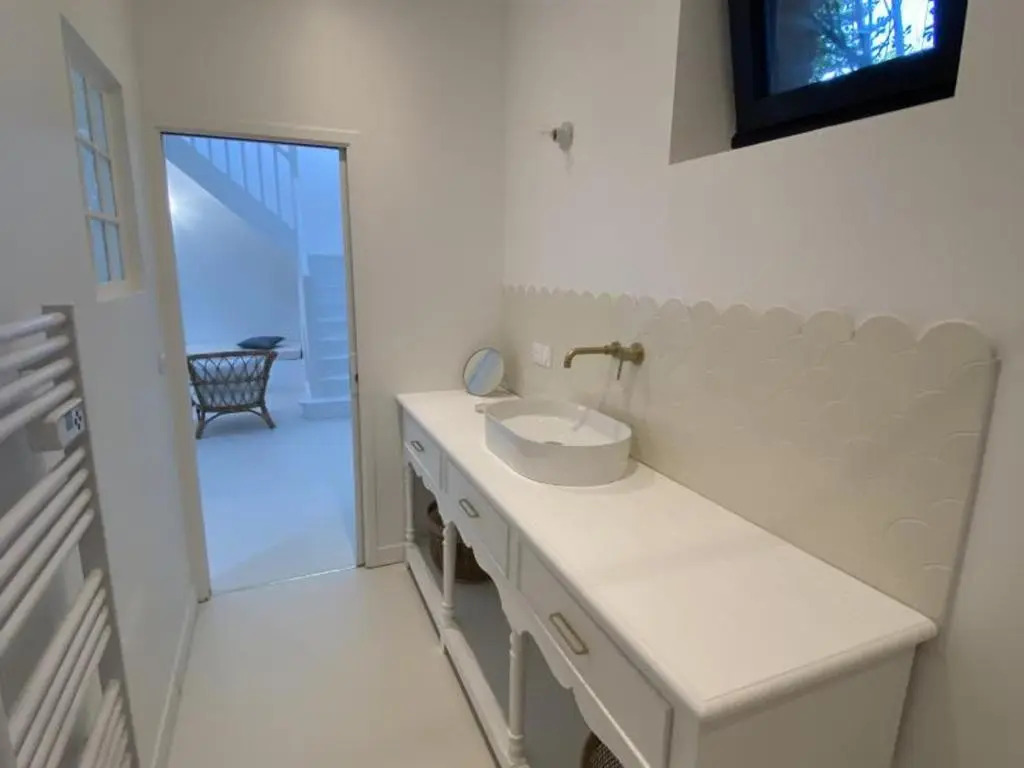 Gîte de Charme à Senlisse: Confort Haut de Gamme, Parc Arboré, Cheminée, Wifi Gratuit, Proche Châteaux - FR-1-527-9