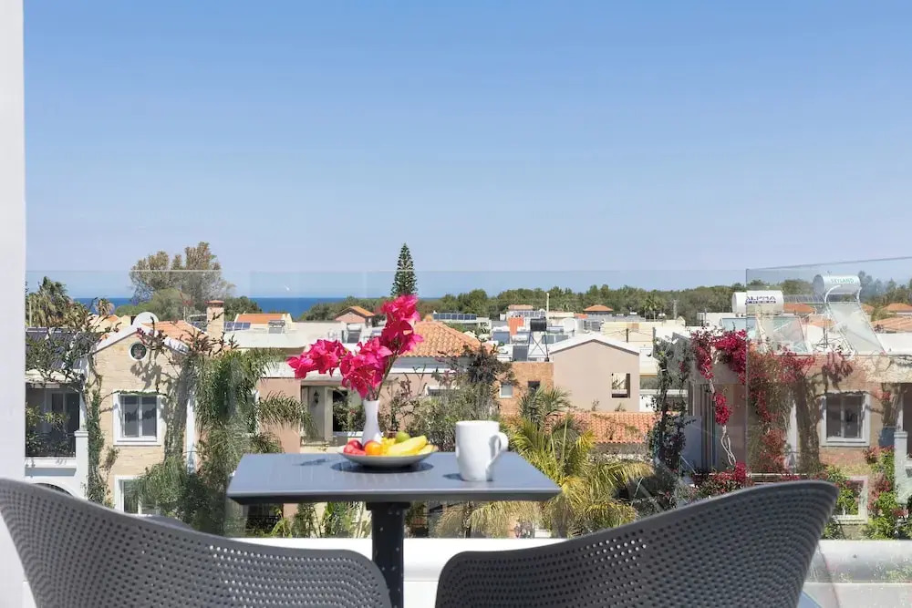 Sueno Studios and Apartments