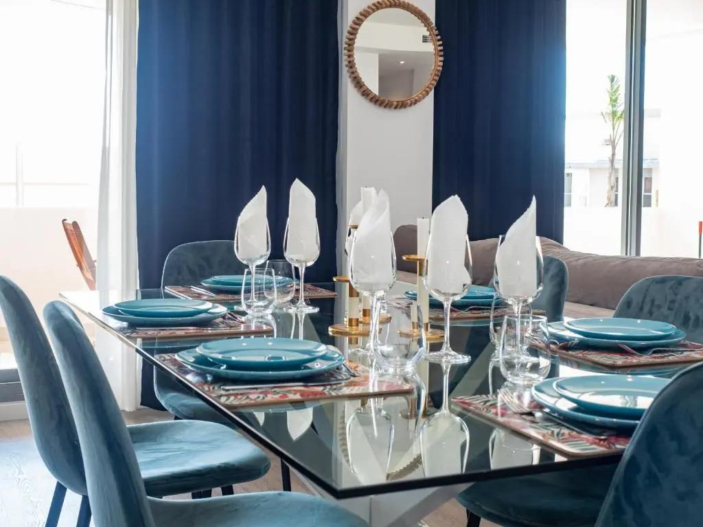 2313-Amazing new luxury apartment with three bedrooms