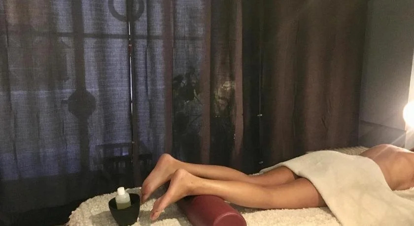 "Chambre dAutres", massages