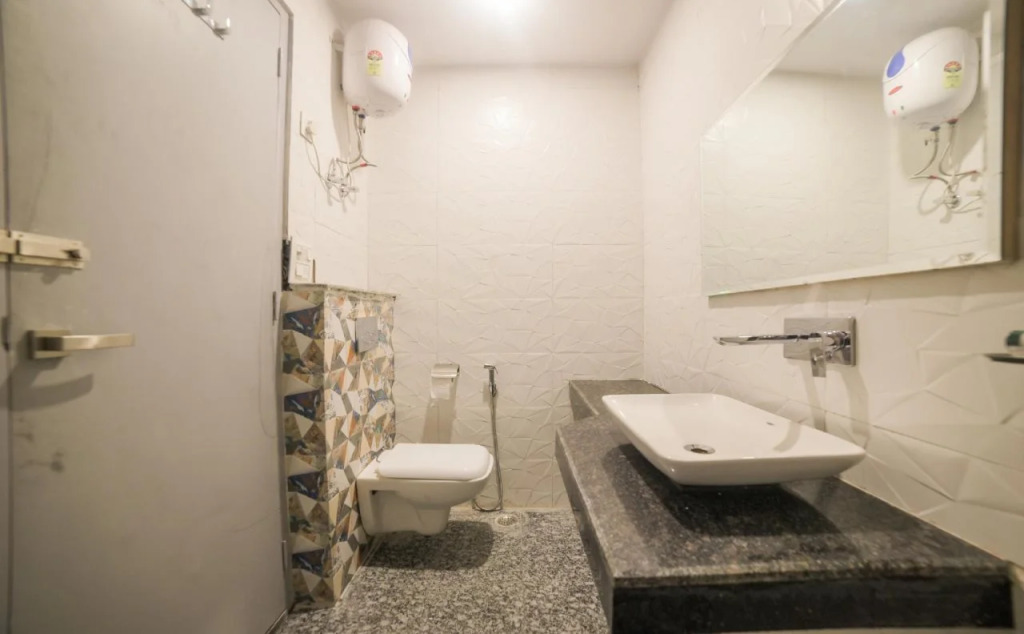 Royal Town Paschim Vihar By OYO Rooms