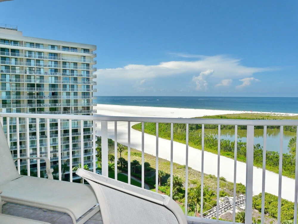 Beachfront Condo With Pool and Balcony Facing Beach
