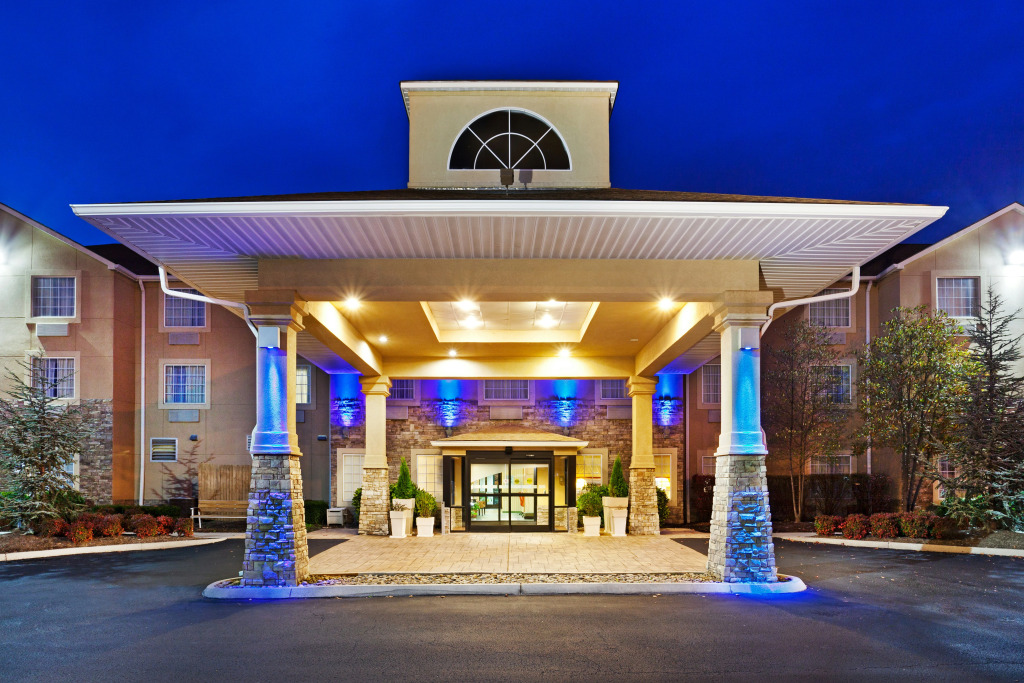 Holiday Inn Express & Suites Alcoa Knoxville Airport by IHG