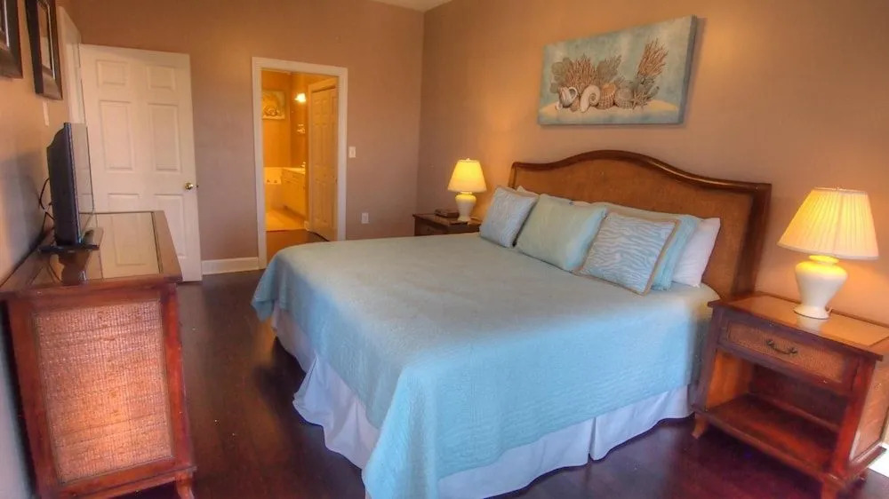 Weston - 3 Br Condo