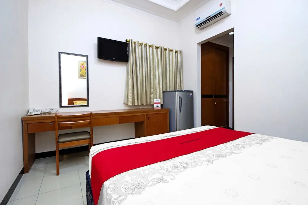 RedDoorz near ITC Kuningan