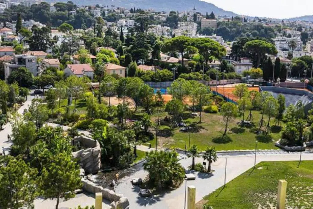 Relaxing 2p apartment in front of a lovely garden