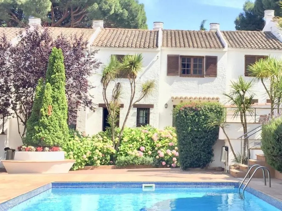 Beach house by Costabravaway