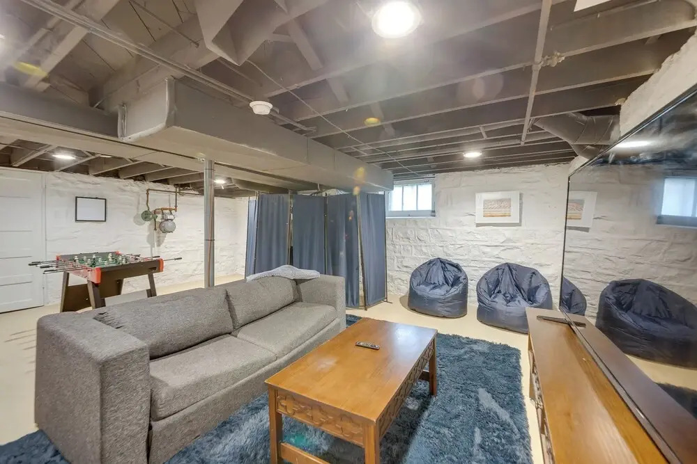 Pet-friendly St Louis Home w/ Grill & Backyard