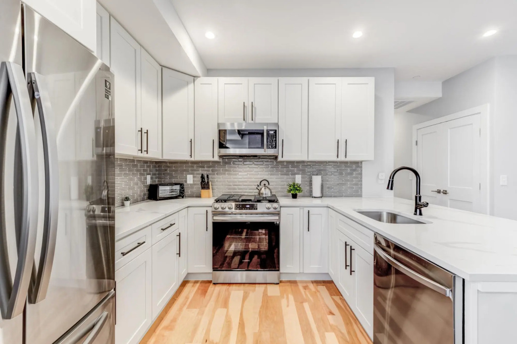 Luxury 3BD/2BA Near Logan Airport and T station