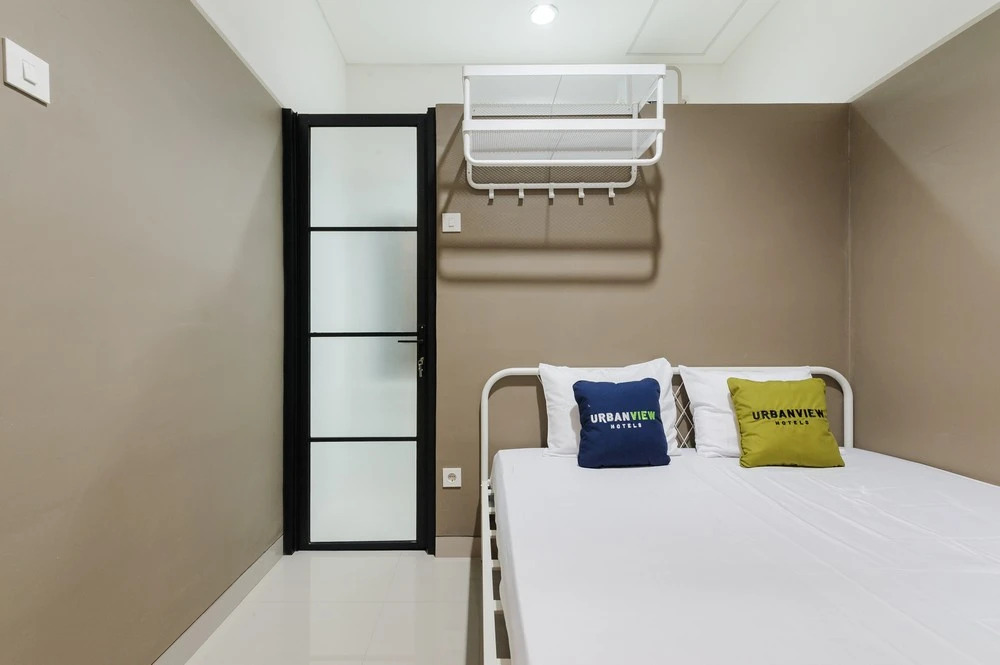 Urbanview Syariah Kost D33 Hutan Kota Srengseng