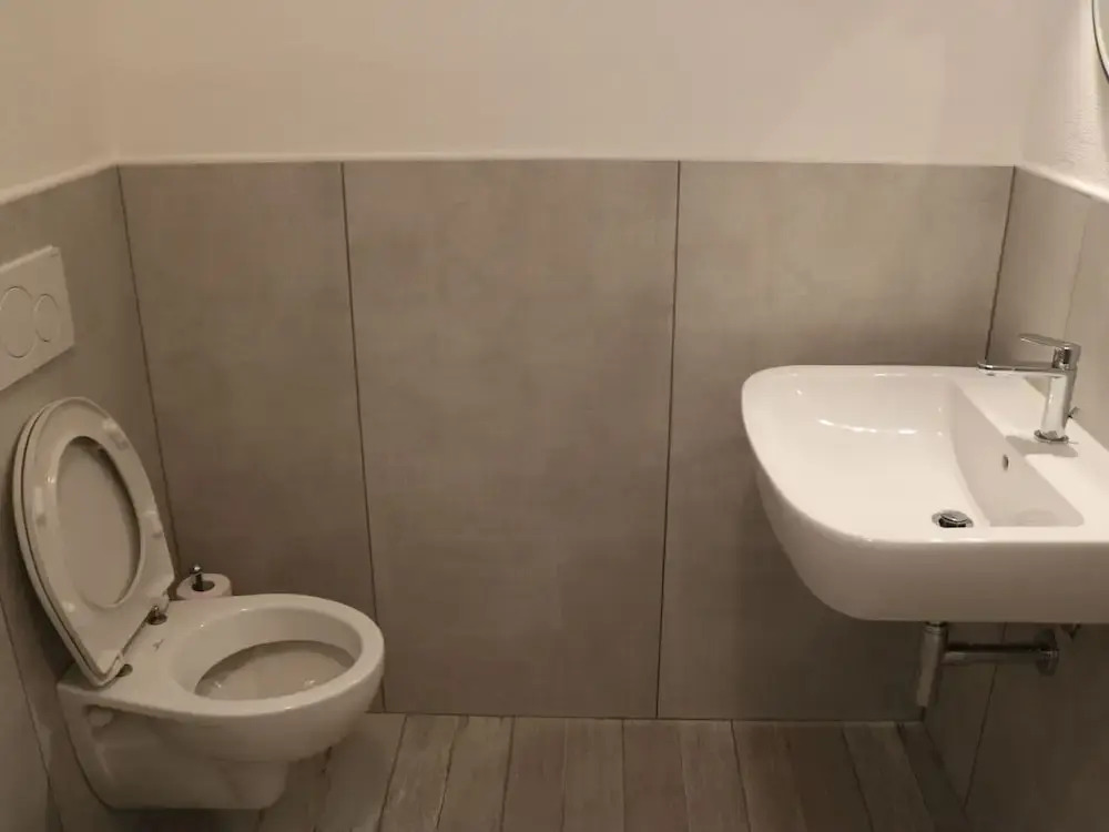 Holiday Apartment near Lake, Shared Swimming Pool