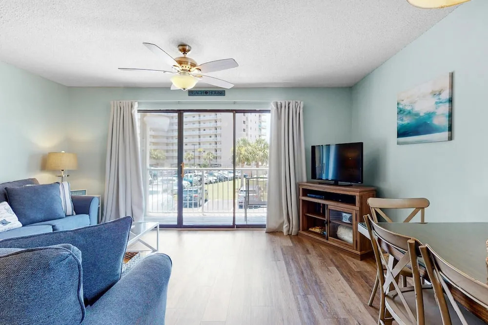 Beach View 3br/2ba W/pools Sleeps 8