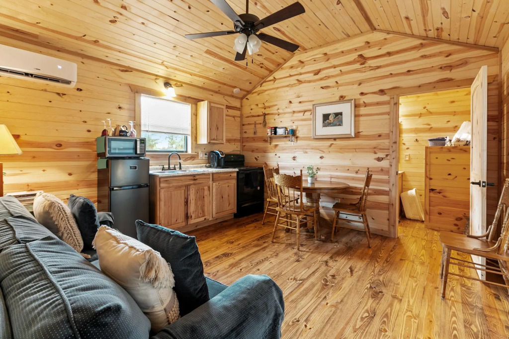 Hr 2- The Blue Sky 1 Bedroom Cabin by RedAwning