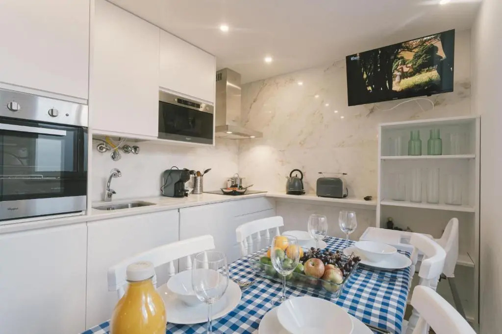 Best Houses 61 - Lusiadas II