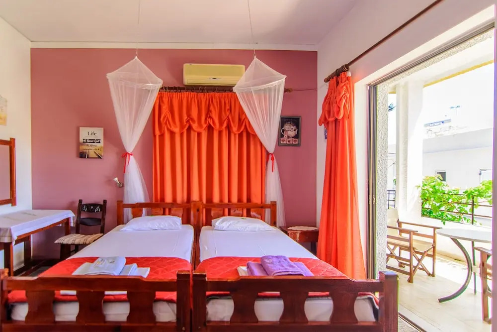 Savas Rooms