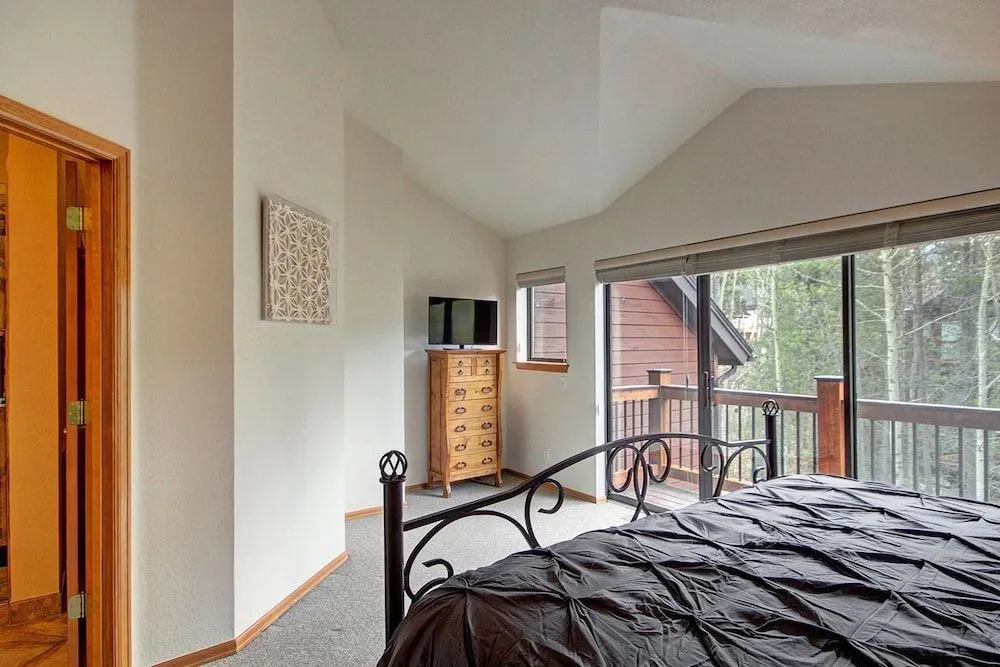 Village Point 303