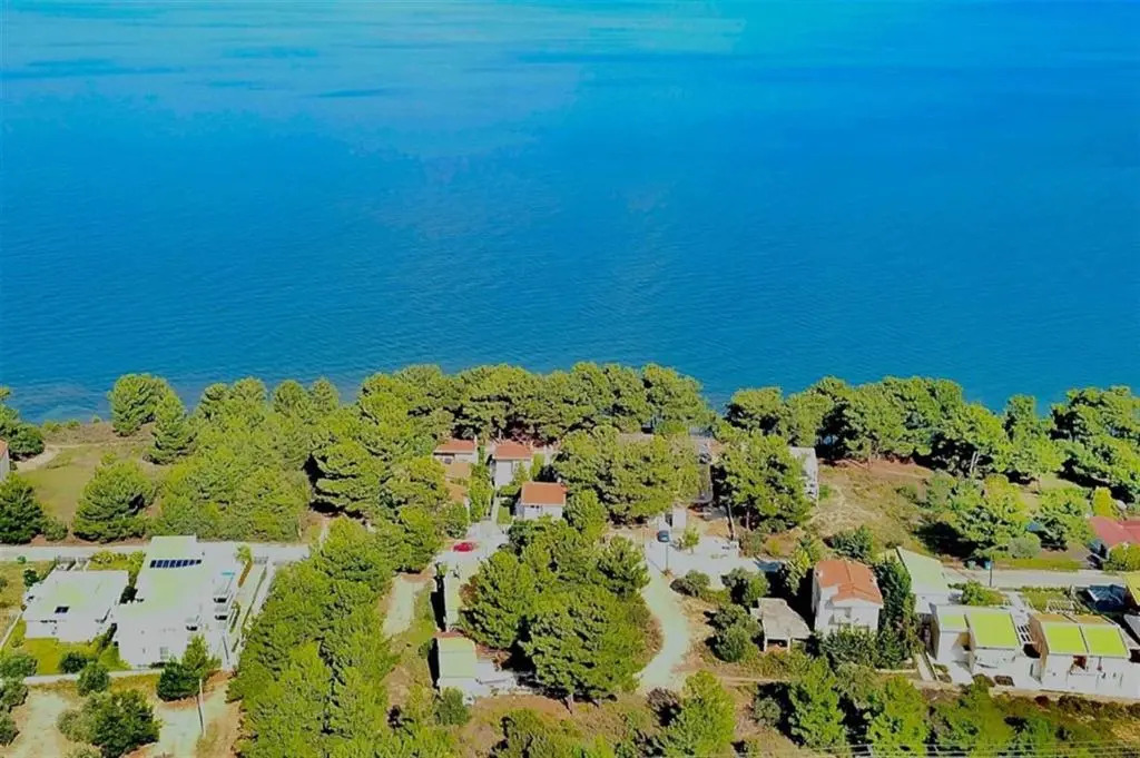 Helios Seafront Villa Rachoni - 3 bedrooms 7 guests