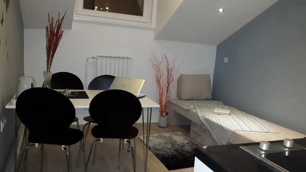 He-Ra Apartments