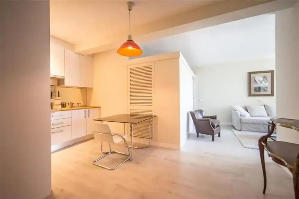 Colon 901 in Madrid With 1 Bedrooms and 1 Bathrooms
