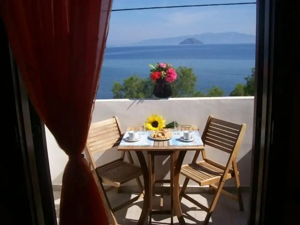 Pali Nisyros Hotel