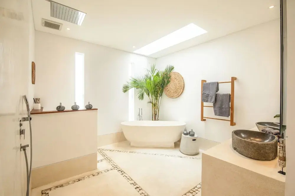 Coastal Comfort: Cozy 4BR Villa, 5 Min Walk to Finns Beach
