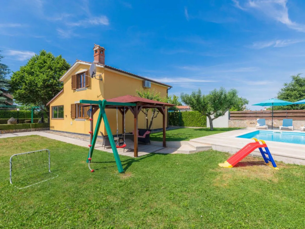 Holiday Home Nikolina by Interhome