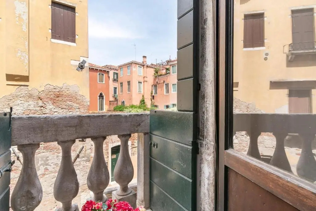 Riva Palace Apartments by Wonderful Italy