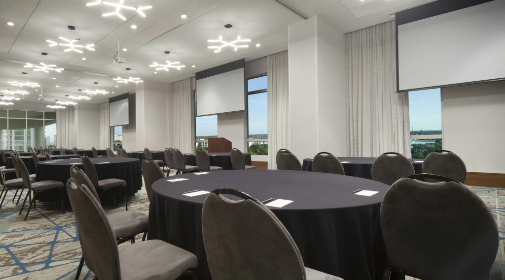 Embassy Suites By Hilton Sarasota