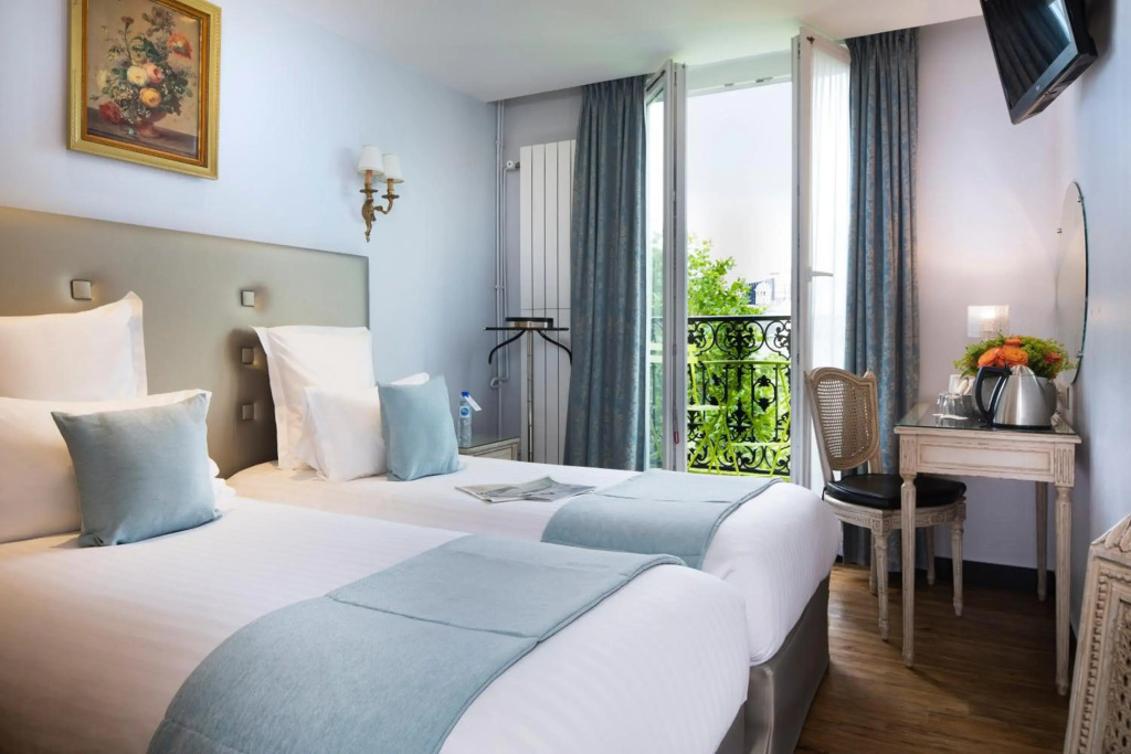 Hotel Plaza Elysées