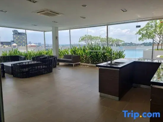 Near Ferry Terminal. COZY Studio Condo With Swimming Pool. 1120