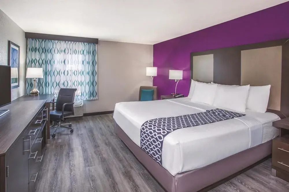 Lexington Inn and Suites - Effingham