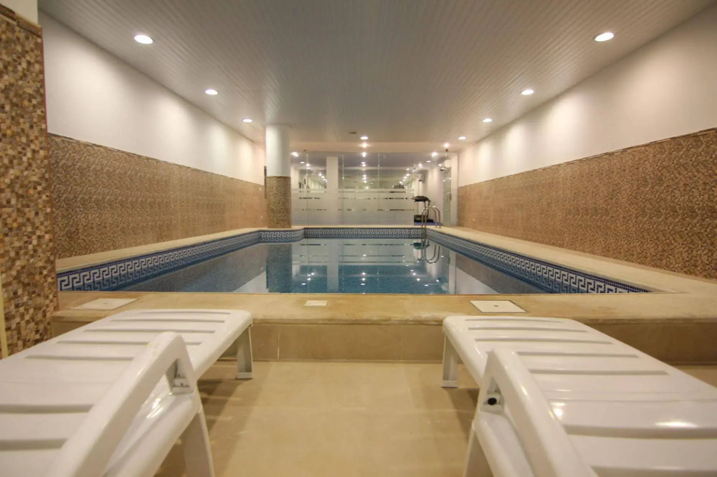 Flora Hotel Suites