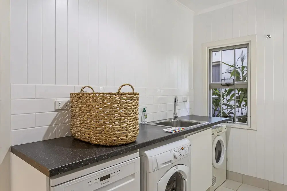 Beachside 3-bed Family Home With Parking & Veranda