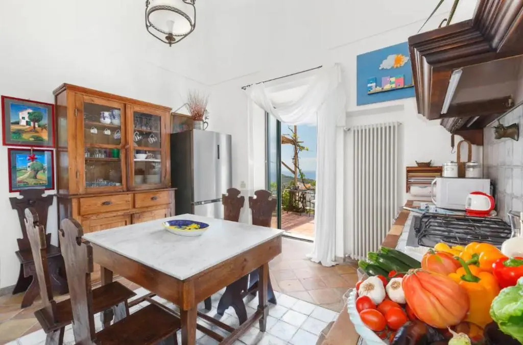 7 bedrooms house with sea view enclosed garden and wifi at Massa Lubrense 2 km away from the beach