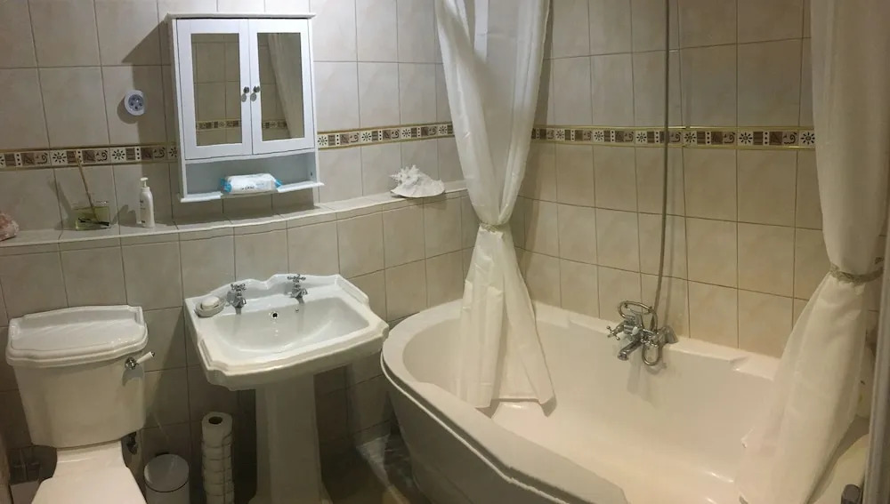 Montague Villa